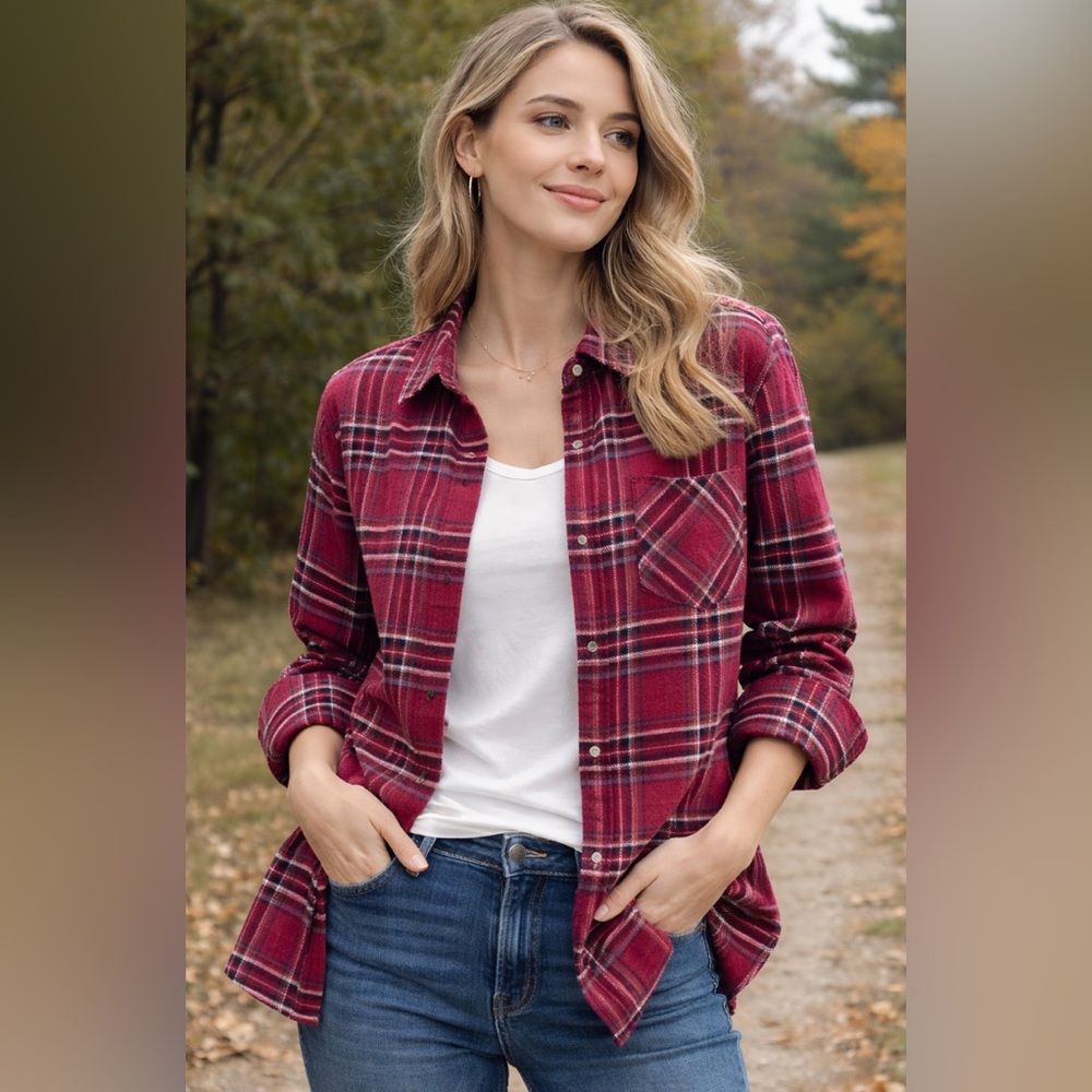 CISONO Women’s Red Plaid Flannel Button Up Shirt Medium Soft Cotton Blend. Hi Lo